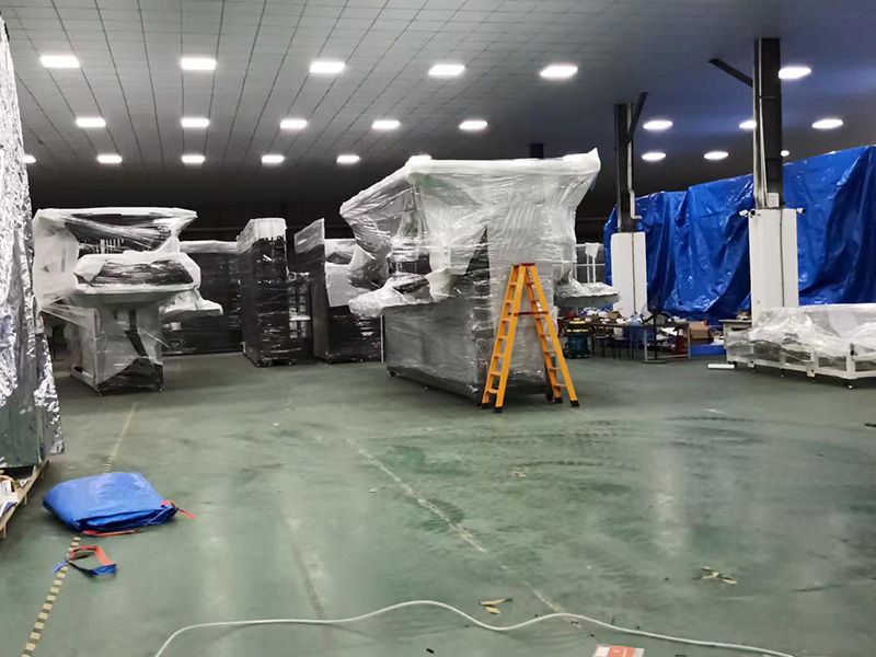 東莞某公司(sī)重型真空防雨木(mù)箱