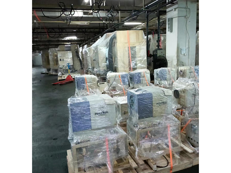 東莞長(zhǎng)安某公(gōng)司搬遷(qiān)打包現(xiàn)場